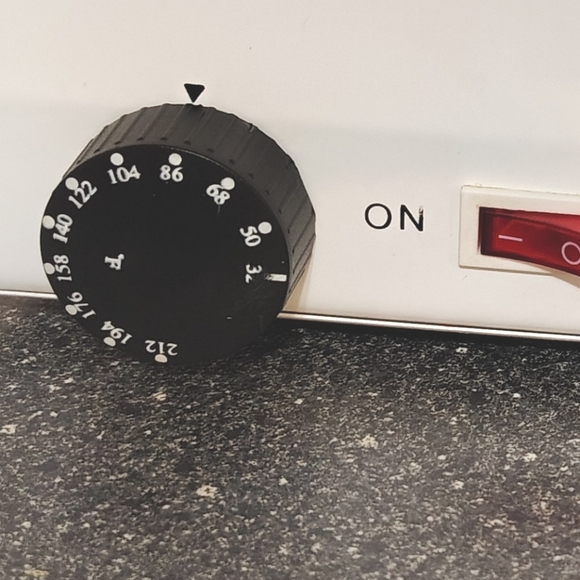 SkinAct Wax Or Lotion Warmer - Picture 5 of 7